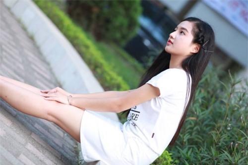 Thiếu nữ xinh đẹp ngủ gục trên bàn bỗng dưng nổi tiếng nói gì? - Ảnh 5.