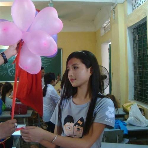 Thiếu nữ xinh đẹp ngủ gục trên bàn bỗng dưng nổi tiếng nói gì? - Ảnh 7.