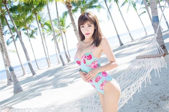 Con gái đại gia diện bikini khoe dáng khiến dân mạng xôn xao - Ảnh 10.