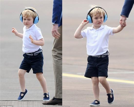 Hoàng tử nhí George thích thú khi xuất hiện trong buổi trình diễn không quân quân đội Anh - Ảnh 7.