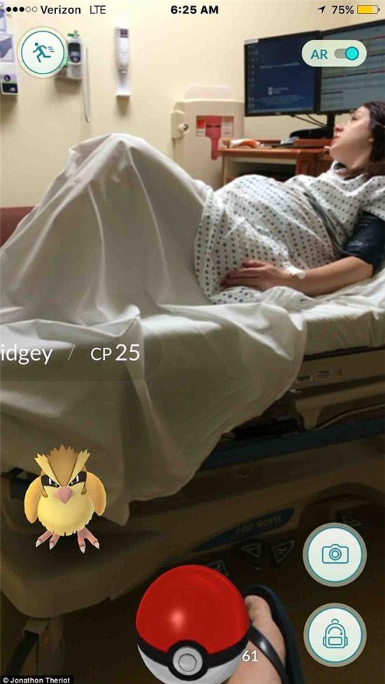 Vợ đau đẻ, chồng vẫn mải mê đi bắt... Pokémon - Ảnh 2.