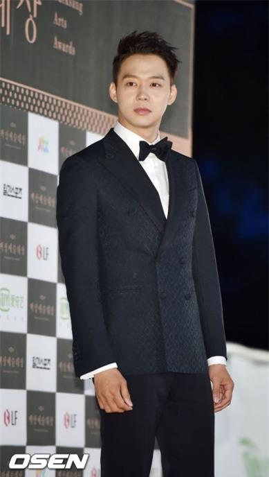 Các sao có tuổi thơ bất hạnh: Người vượt qua nỗi đau, kẻ thất bại vì scandal - Ảnh 5.