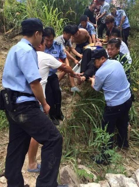 Sao Trung Quoc nguy hiem sau khi xe lao xuong o do cao 50 m hinh anh 2