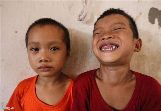 Cuoc doi cuc nhoc cua ba me sinh 14 dua con hinh anh 12