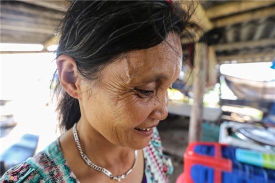 Cuoc doi cuc nhoc cua ba me sinh 14 dua con hinh anh 2