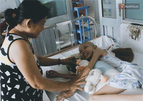 Bé gái ung thư bị bỏ rơi khi 20 ngày tuổi và 11 năm được chở che bởi người mẹ đặc biệt - Ảnh 4.