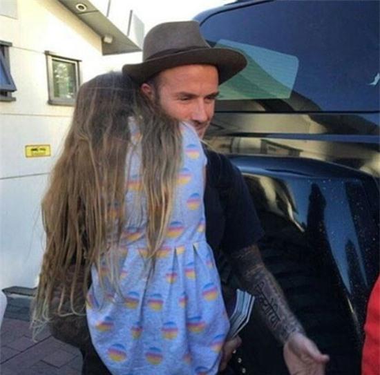 vo-chong-becks-khoe-anh-hot-mung-sinh-nhat-harper-4