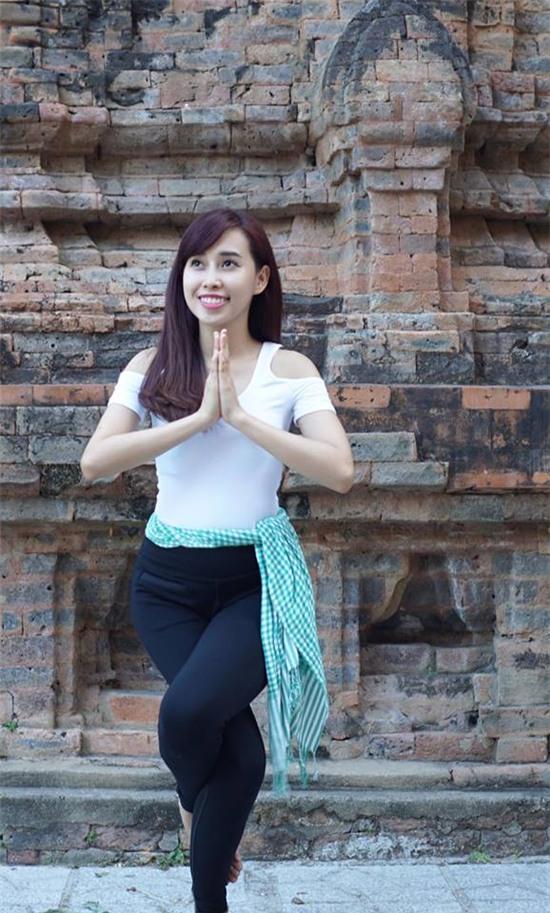 Tập Yoga tại tất cả mọi nơi mình đi qua - cô gái người Việt này đang truyền cảm hứng cho rất nhiều người! - Ảnh 2.