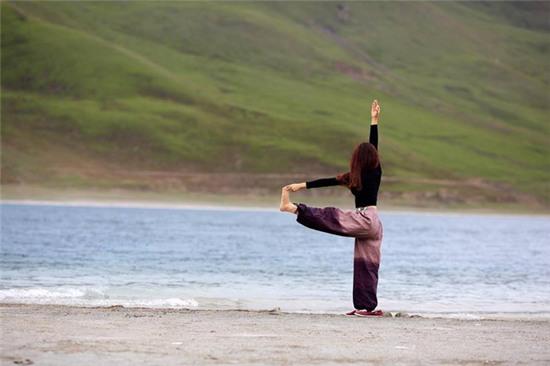 Tập Yoga tại tất cả mọi nơi mình đi qua - cô gái người Việt này đang truyền cảm hứng cho rất nhiều người! - Ảnh 4.
