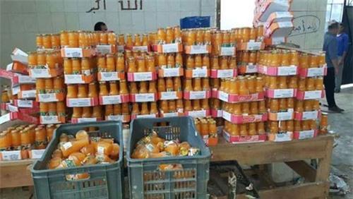 nhung hinh anh kinh hai ben trong xuong san xuat nuoc ep hoa qua o ai cap - 8