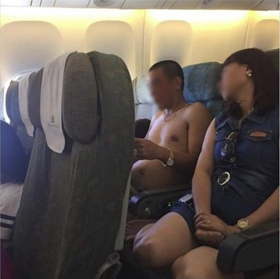 Tiep vien hang khong ke tat xau cua hanh khach di gia re hinh anh 2