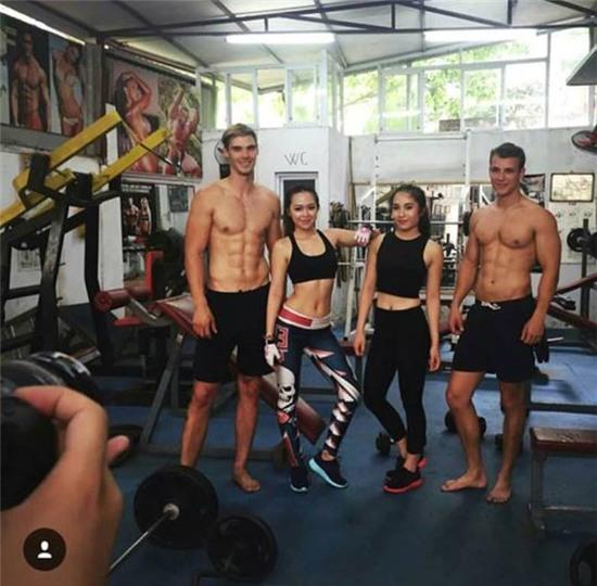 Con gái Việt cũng đầy cô nàng sở hữu bụng một khe siêu sexy và khoẻ khoắn - Ảnh 14.