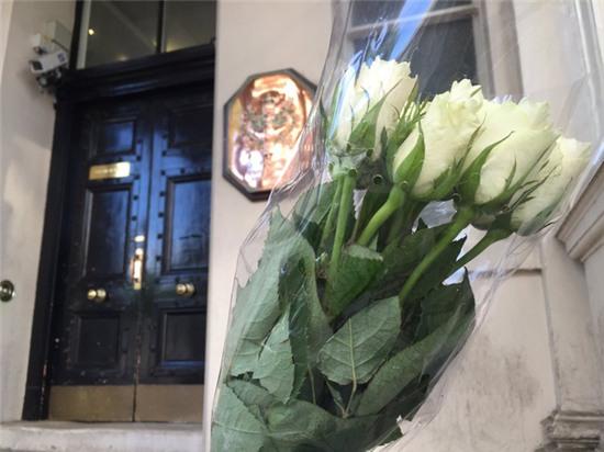 Sau vụ khủng bố đẫm máu ở Pháp, bình minh trên thành phố Nice chưa bao giờ u tối đến thế - Ảnh 3.