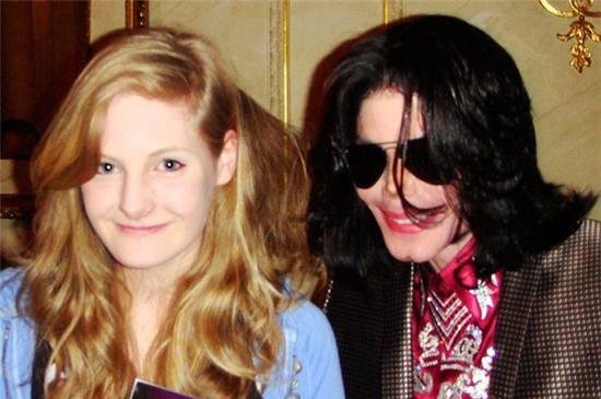 SUNDAYMIRROR-PROD-Harriet-with-Michael-Jackson