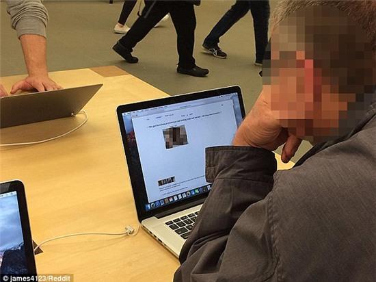 Người đàn ông thản nhiên dùng máy tính trong cửa hàng Apple xem phim người lớn - Ảnh 1.