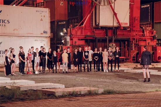 thi-sinh-next-top-khoc-ngat-vi-catwalk-tren-khong-10