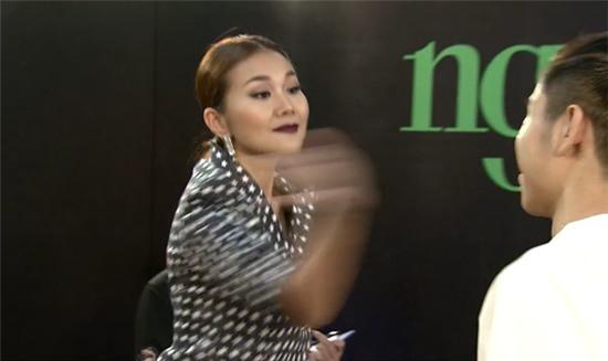 thi-sinh-next-top-khoc-ngat-vi-catwalk-tren-khong-2