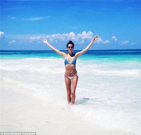 Không có áo ngực thần kỳ, vòng 1 của thiên thần Victorias Secret lép đến bất ngờ! - Ảnh 5.