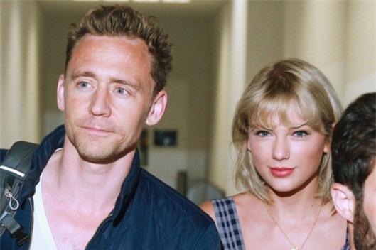 ‘Loki’ an ui Taylor Swift khi bi coi la gia doi hinh anh 1