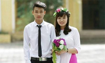 Thu khoa ban quan ao lay tien di hoc hinh anh 1