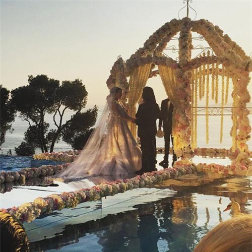 dam-cuoi-xa-hoa-cua-nguoi-thua-ke-tap-doan-bat-dong-san-mau-mat-tai-nga-3