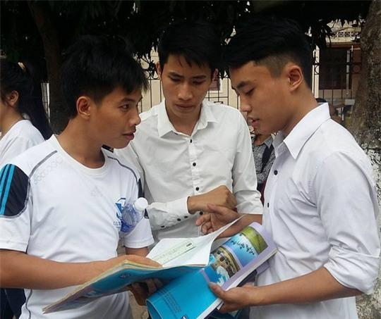 Các thí sinh tham gia kỳ thi THPT quốc gia tại cụm thi Vinh