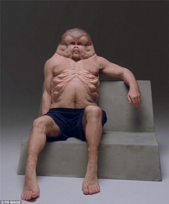 Piccinini drew from the knowledge of trauma surgeon Christian Kenfield and road safety engineer David Logan to build a body that could withstand a high-speed crash