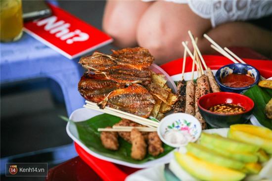 Ăn vặt ở Hà Nội mà bỏ qua 3 combo thần thánh này thì... chán hẳn! - Ảnh 6.