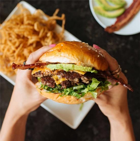 Bạn sẽ xuống sắc thế nào khi nhịn ăn để giảm cân? - Ảnh 1.