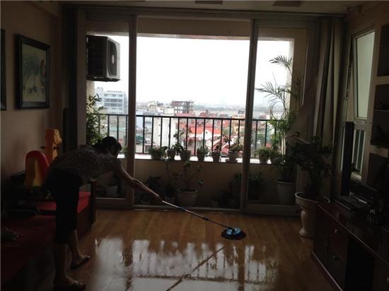 Bão số , thủ đô Hà Nội, Mưa lớn, mẹ bế con cả đêm, nước tràn vào nhà