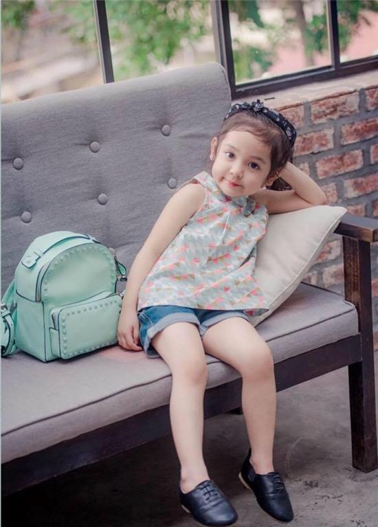 Be 4 tuoi cover ‘Anh cu di di’ gay nong mang xa hoi hinh anh 2