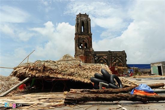 Cảnh hoang tàn khi bão số 1 quét qua Nam Định - Ảnh 1.