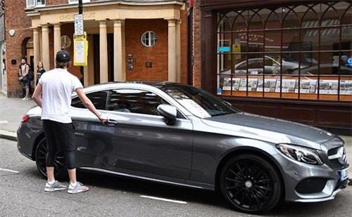 cuoc song nhung lua cua cau ca nha david beckham hinh anh 2