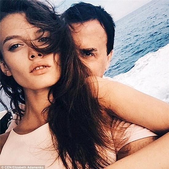 Nhà tài phiệt 55 tuổi cưới cô người mẫu 18 tuổi sau 4 năm hẹn hò - Ảnh 4.