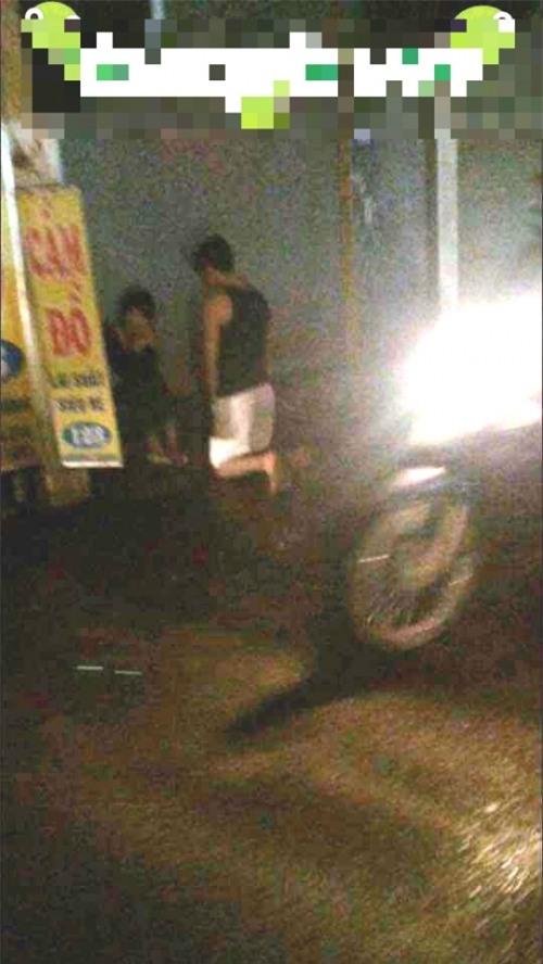 Chàng trai quỳ gối trước bạn gái trong đêm: Xấu chàng hổ ai? - Ảnh 3