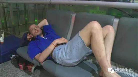 Người đàn ông bay từ Hà Lan sang Trung Quốc để gặp người trong mộng và cái kết phũ phàng - Ảnh 1.