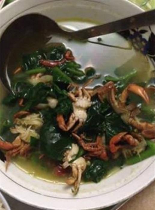 cuoi nghieng nga voi bat canh cua nguyen con ngay ra mat nha nguoi yeu 1