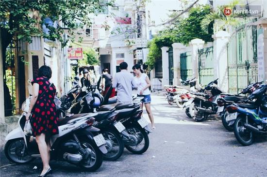 Khuất trong ngõ nhỏ, quán miến lươn này vẫn tiêu thụ hết cả 2 tạ lươn/ngày, đông khách suốt hơn 10 năm - Ảnh 3.