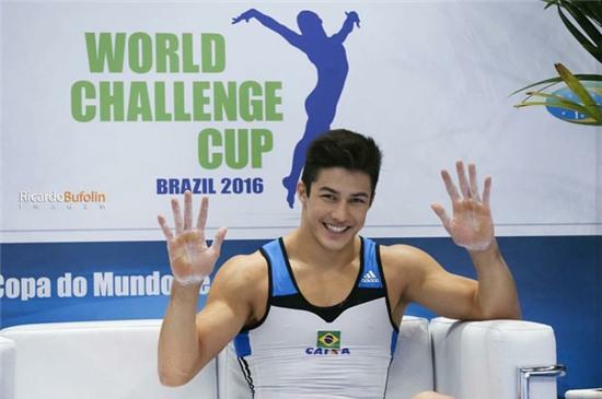 Đây chính là chàng VĐV sở hữu nụ cười như muốn đốt cháy cả sàn đấu ở Olympic 2016! - Ảnh 5.