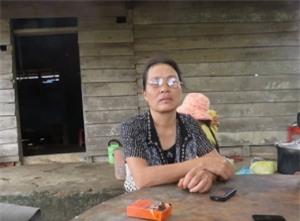 Bà Huế đau đớn trước cái chết tang thương của con gái.