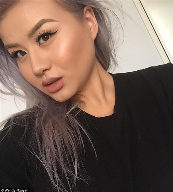 Cô nàng gốc Việt với BST hàng trăm món mỹ phẩm và Instagram toàn ảnh flat lay siêu đẹp - Ảnh 1.