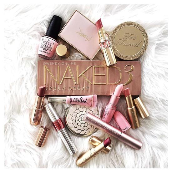 Cô nàng gốc Việt với BST hàng trăm món mỹ phẩm và Instagram toàn ảnh flat lay siêu đẹp - Ảnh 10.