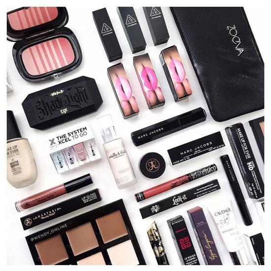 Cô nàng gốc Việt với BST hàng trăm món mỹ phẩm và Instagram toàn ảnh flat lay siêu đẹp - Ảnh 9.