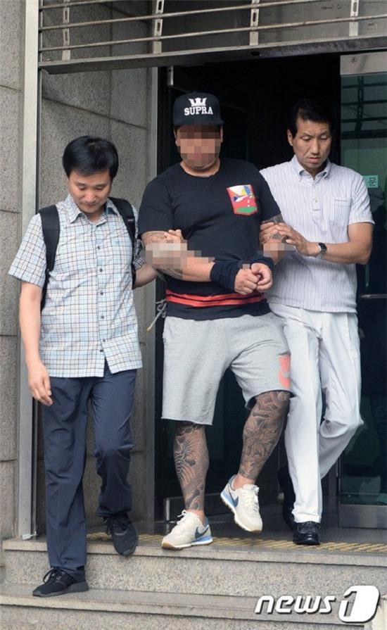 Người đàn ông họ Hwang từng tống tiền Park Yoo Chun.