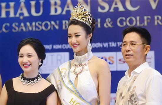 Gia dinh 8 anh chi em cua Tan hoa hau Ban sac Viet hinh anh 3