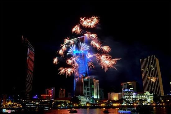 TP HCM ban phao hoa tam cao mung Quoc khanh 2/9 hinh anh 1