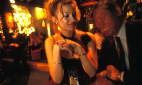 Dai gia Viet vung tien o bar the nao? hinh anh 1