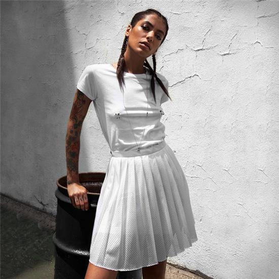 Sau khi Kendall Jenner xỏ khuyên ngực, dân tình đổ xổ diện áo xỏ khuyên siêu độc đáo - Ảnh 6.