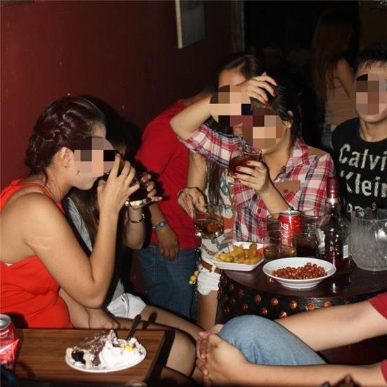 The gioi quan bar: Khi khach Tay 'dat hang' ve Sai Gon hinh anh 2