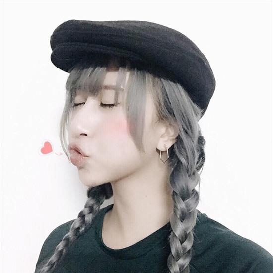 Sau quần và giày bà ngoại, giờ đến lượt màu tóc bà ngoại lên ngôi - Ảnh 2.